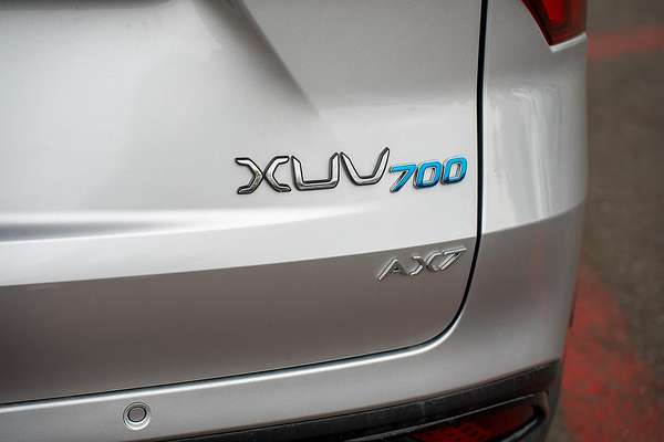 2023 Mahindra XUV700 AX7