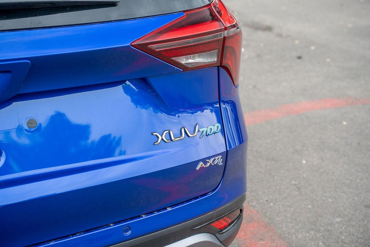 2023 Mahindra XUV700 AX7L