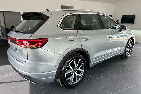 2024 Volkswagen Touareg 210TDI Elegance RC