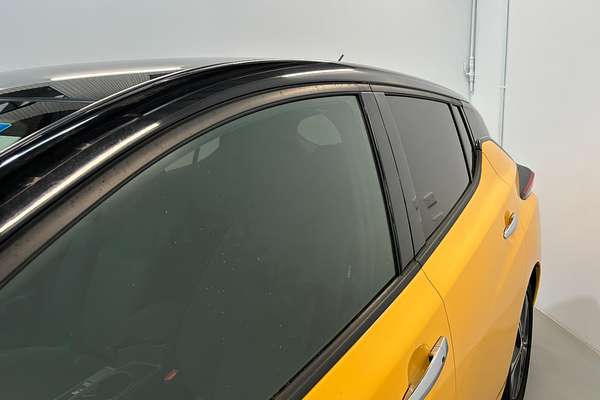 2018 Nissan LEAF G ZE1