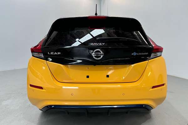 2018 Nissan LEAF G ZE1