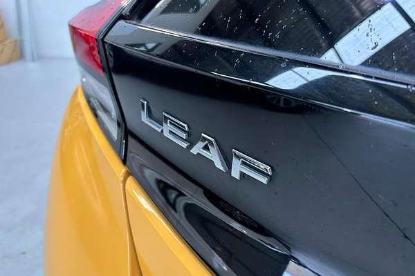 2018 Nissan LEAF G ZE1