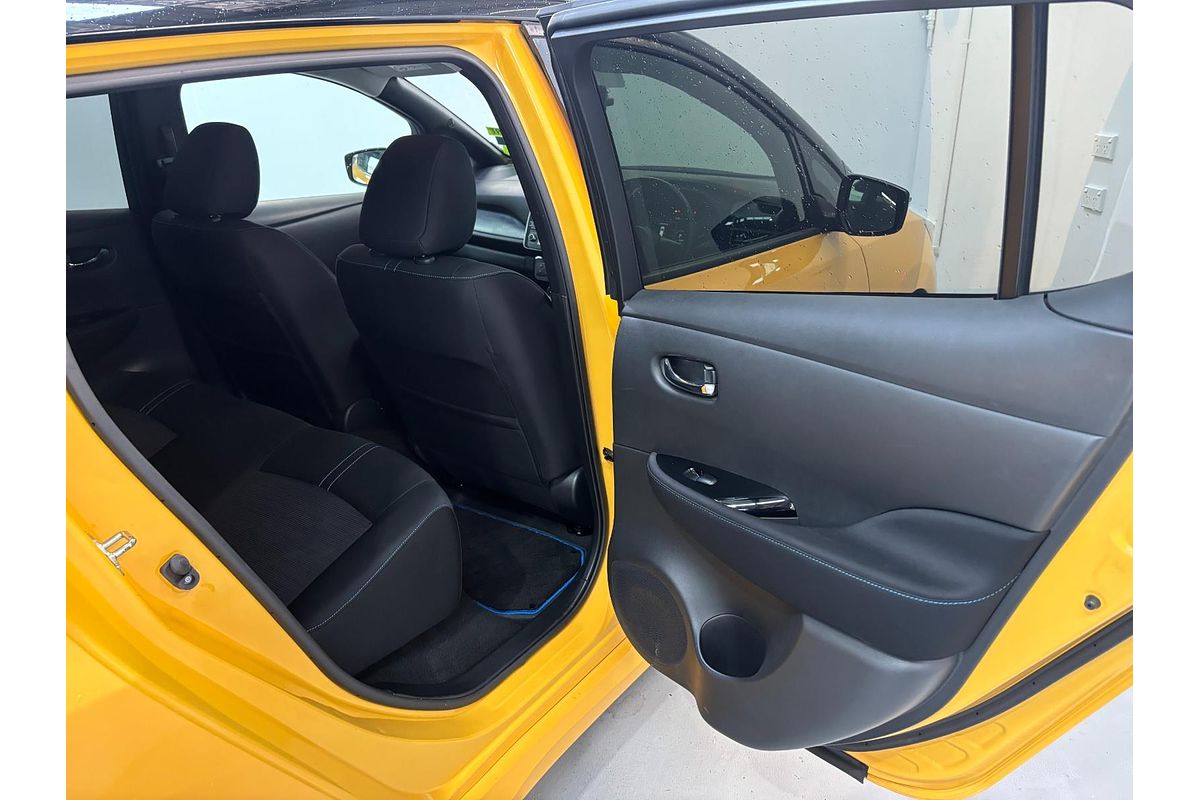 2018 Nissan LEAF G ZE1