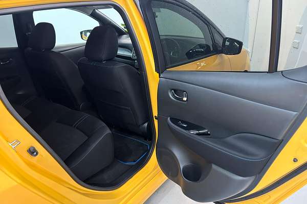 2018 Nissan LEAF G ZE1