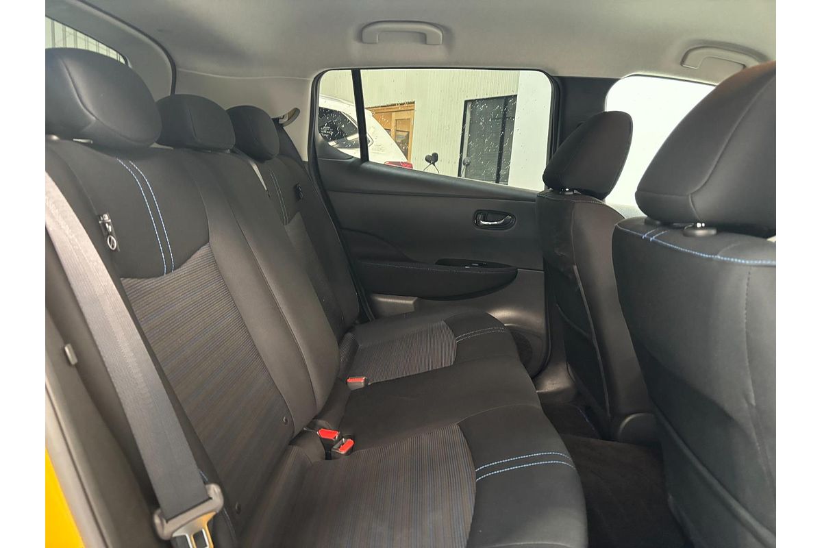 2018 Nissan LEAF G ZE1