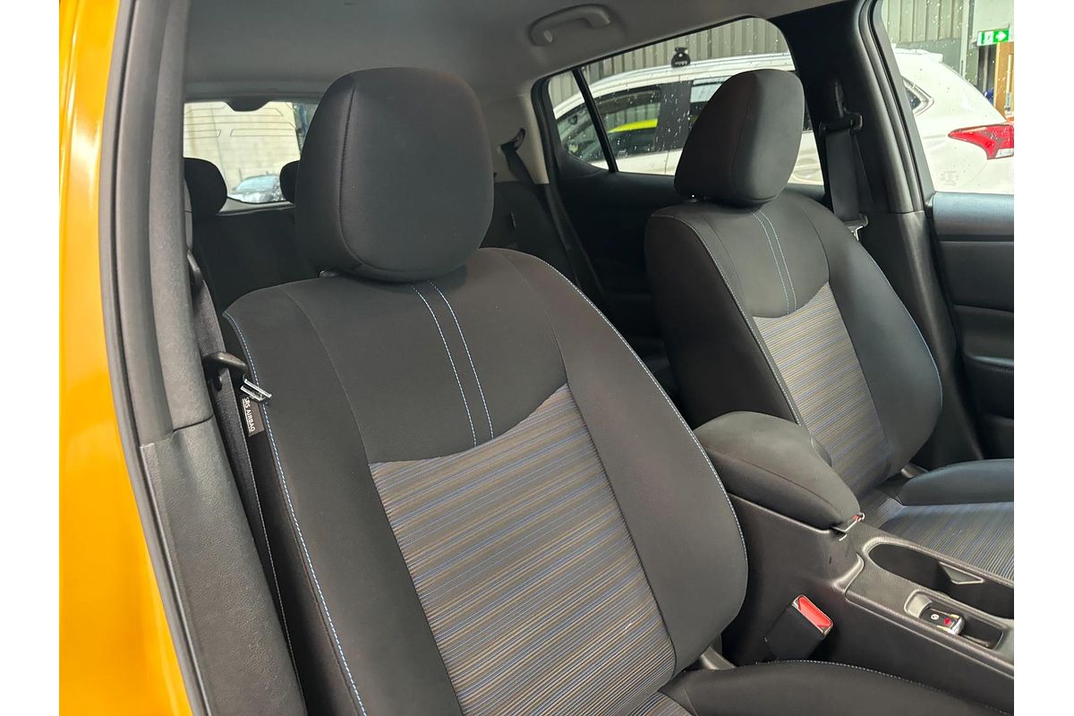 2018 Nissan LEAF G ZE1
