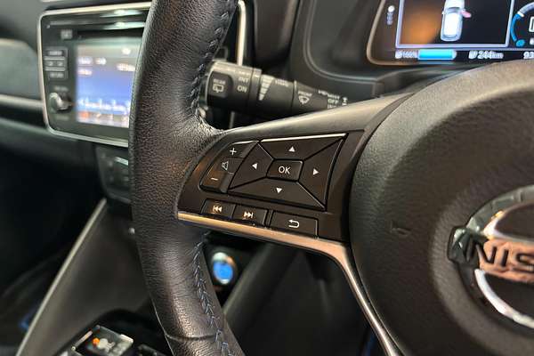 2018 Nissan LEAF G ZE1
