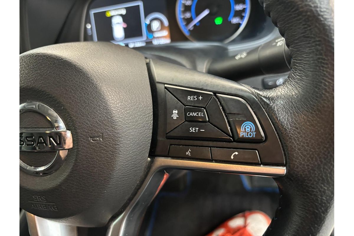 2018 Nissan LEAF G ZE1
