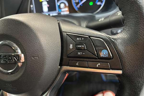 2018 Nissan LEAF G ZE1