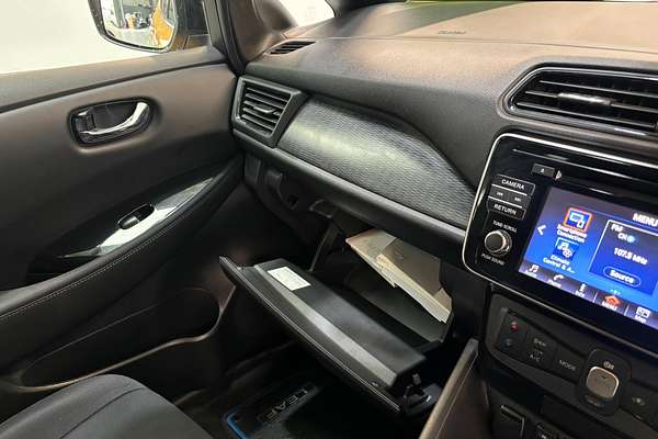 2018 Nissan LEAF G ZE1