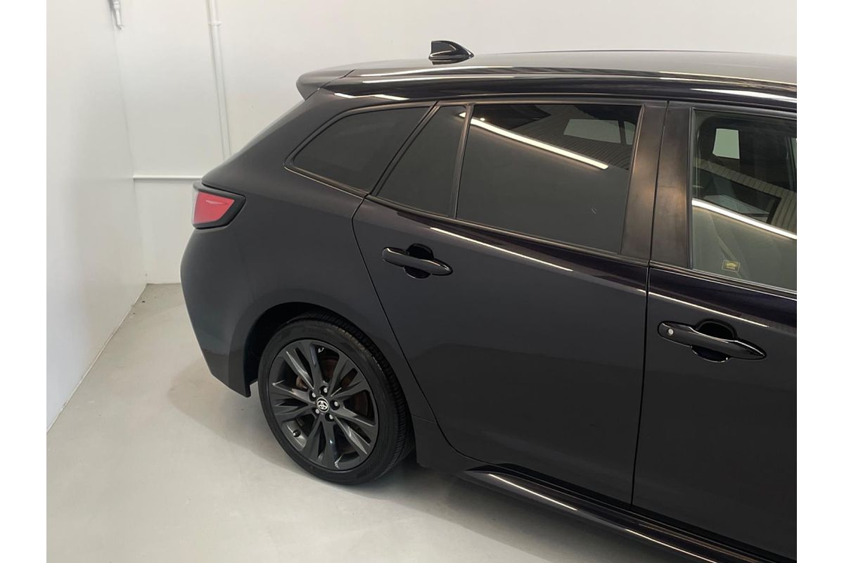 2020 Toyota Corolla Touring Hybrid WxB ZWE211