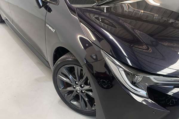 2020 Toyota Corolla Touring Hybrid WxB ZWE211