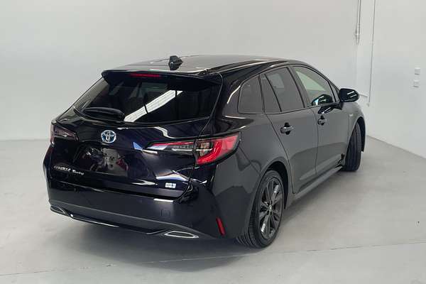 2020 Toyota Corolla Touring Hybrid WxB ZWE211