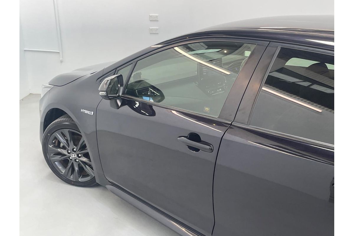 2020 Toyota Corolla Touring Hybrid WxB ZWE211