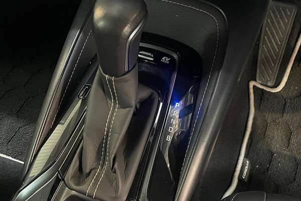2020 Toyota Corolla Touring Hybrid WxB ZWE211