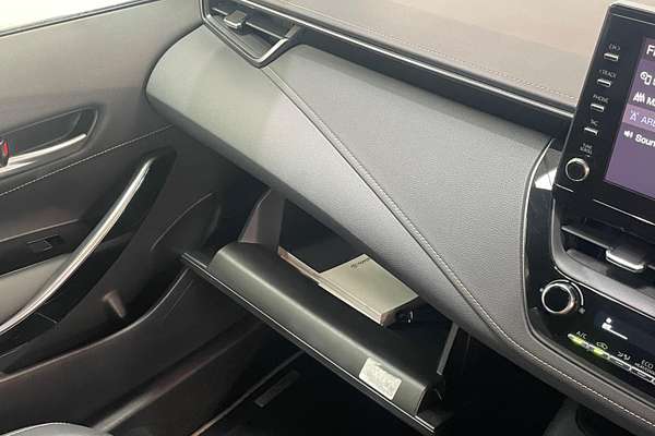 2020 Toyota Corolla Touring Hybrid WxB ZWE211