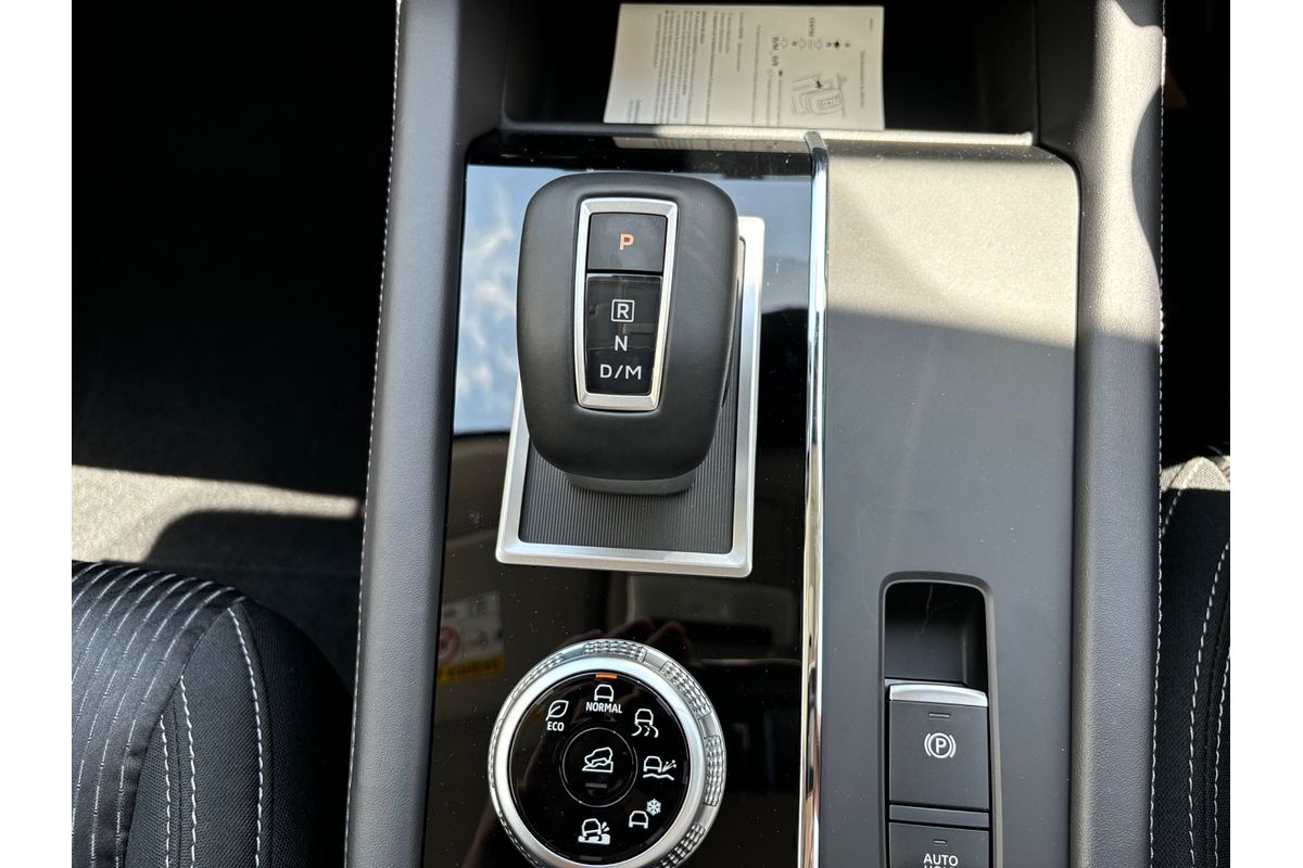 2024 Mitsubishi Outlander LS ZM