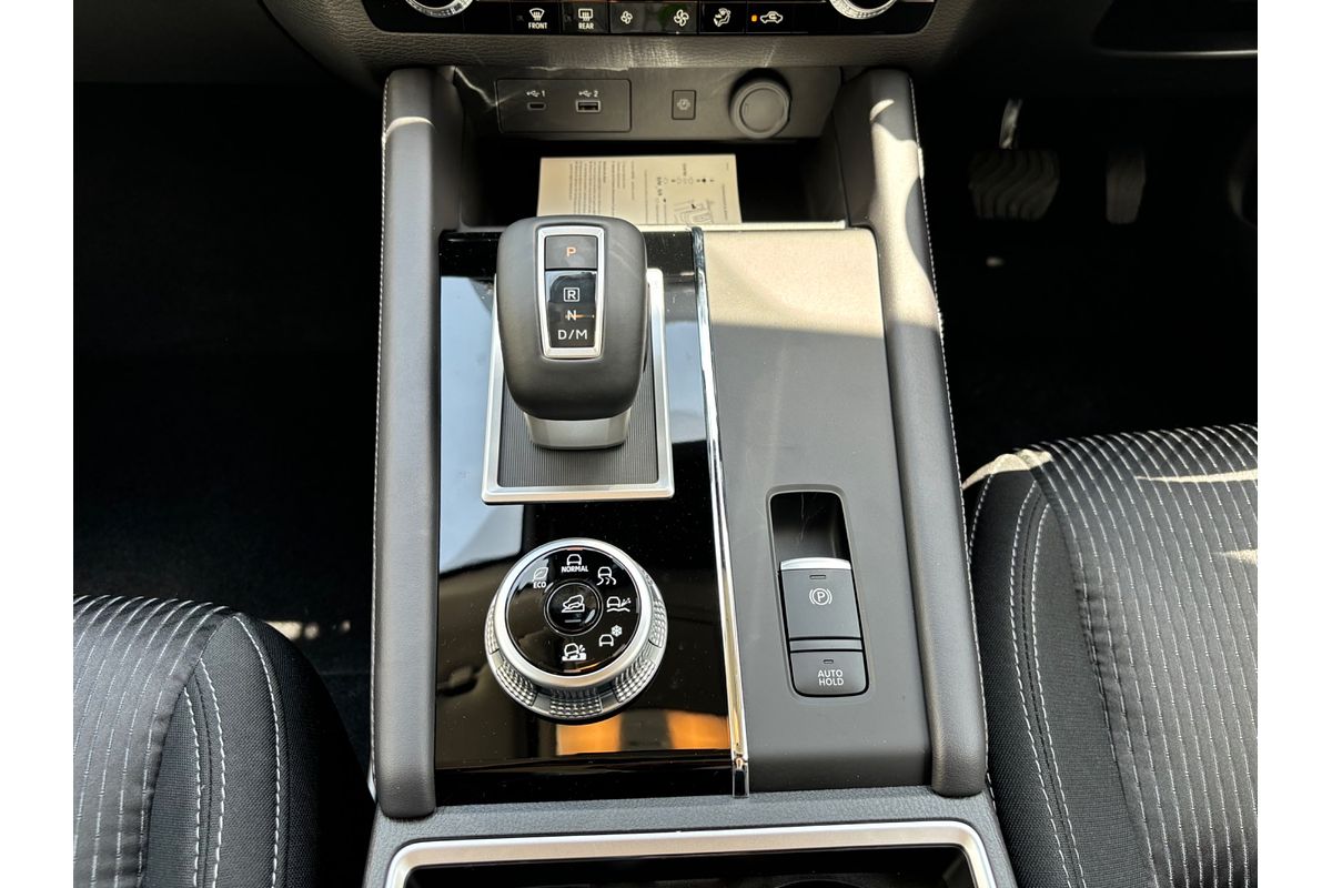 2024 Mitsubishi Outlander LS ZM