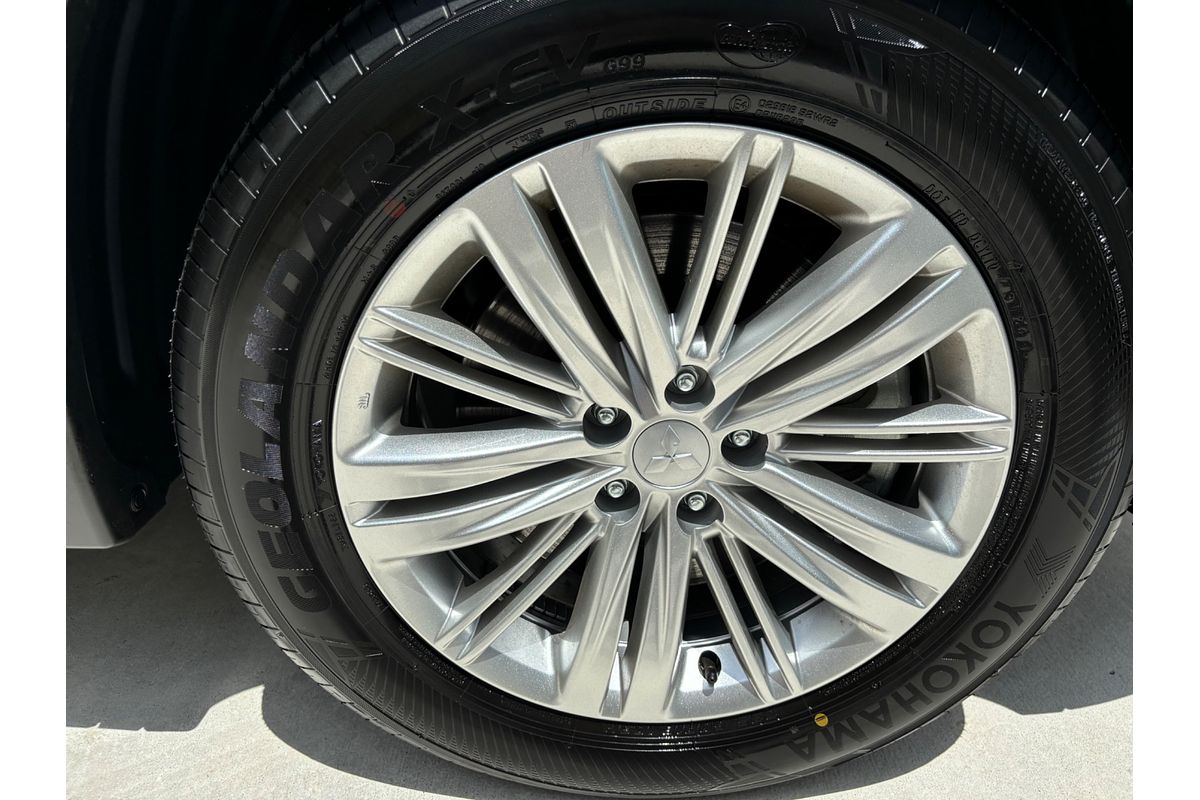 2024 Mitsubishi Outlander LS ZM