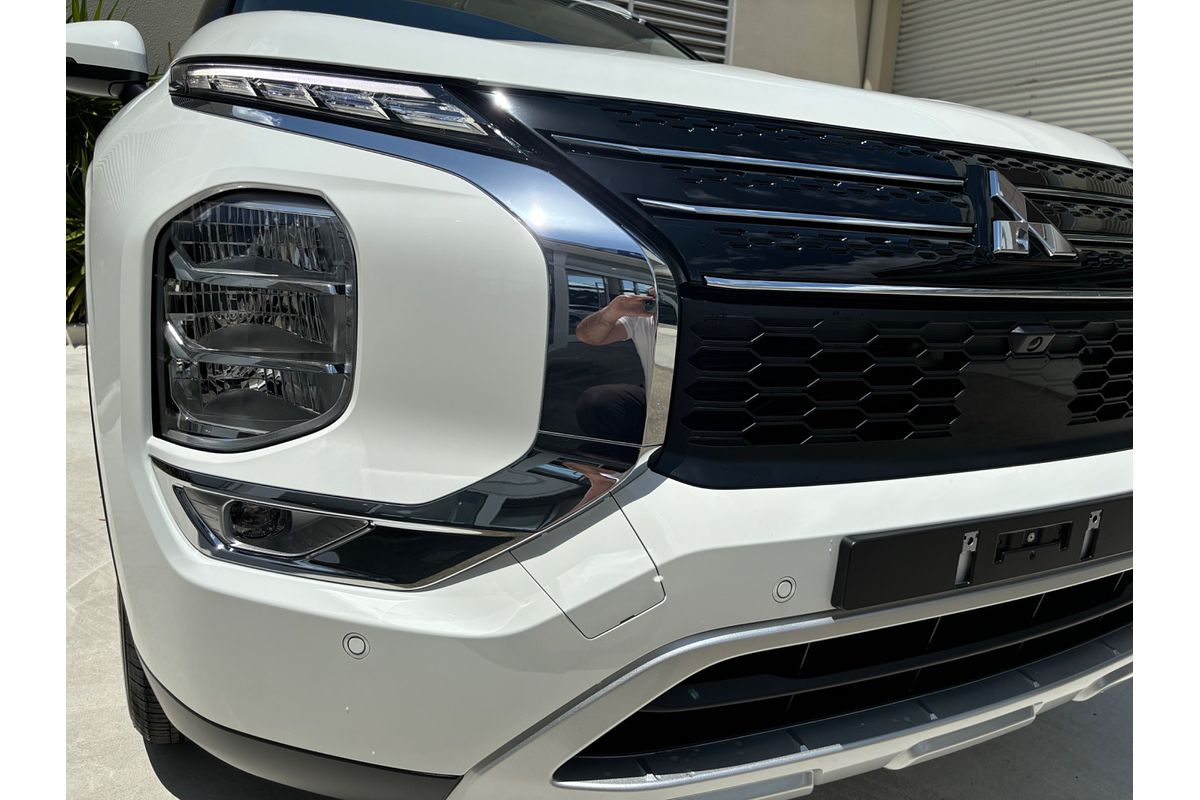 2024 Mitsubishi Outlander LS ZM