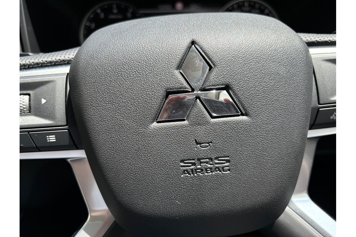 2024 Mitsubishi Outlander LS ZM