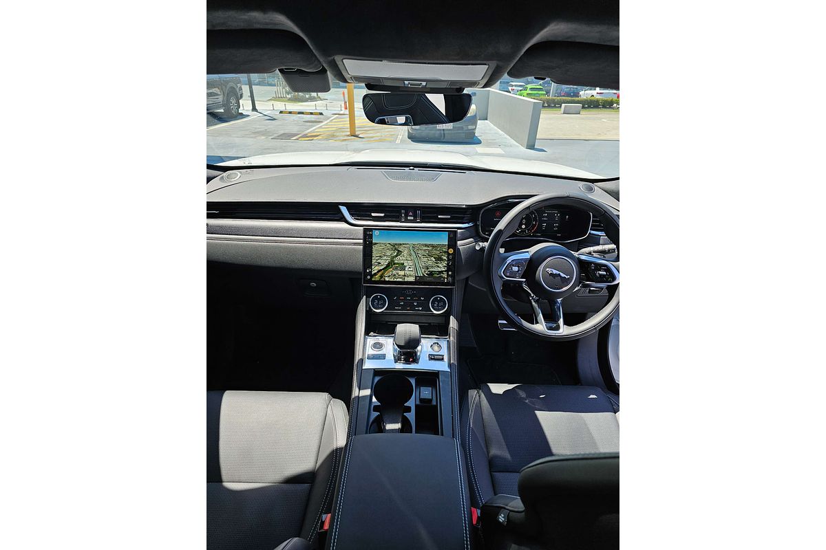 2024 Jaguar F-PACE 400 Sport X761