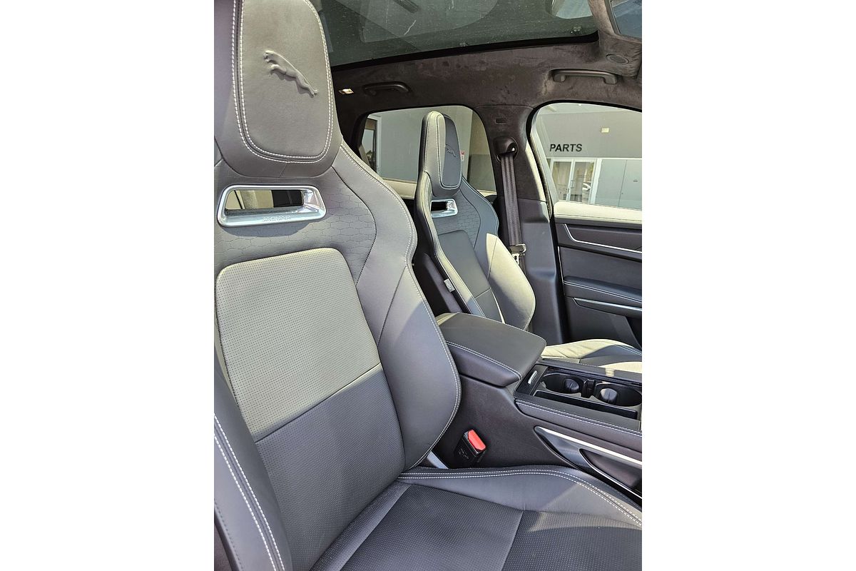 2024 Jaguar F-PACE 400 Sport X761