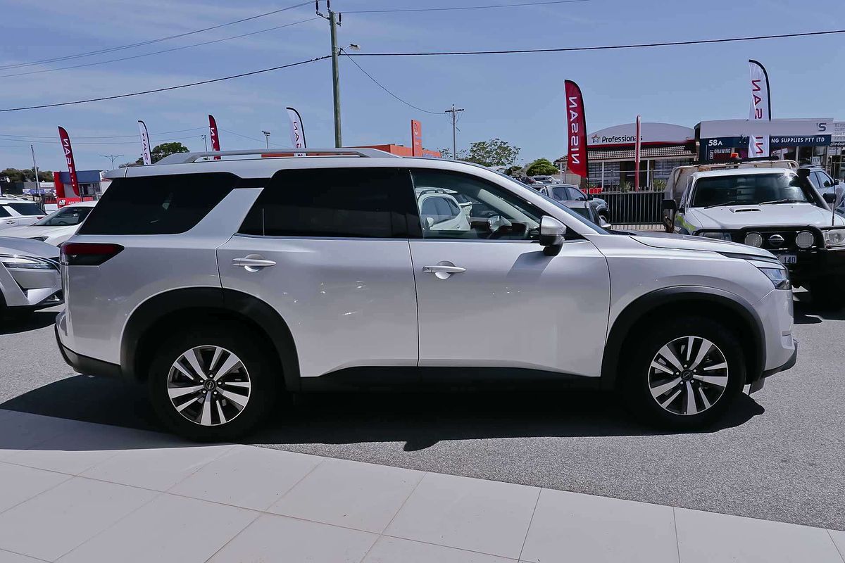 2023 Nissan Pathfinder Ti R53