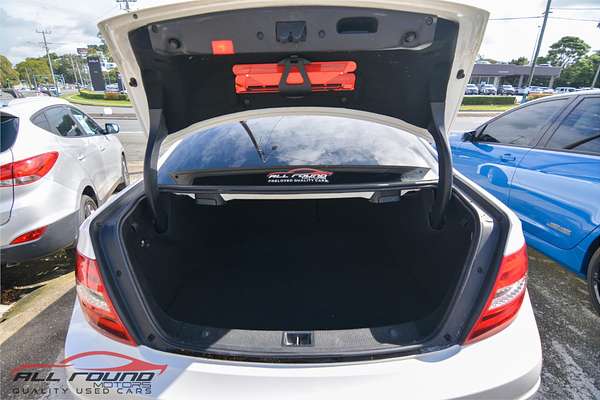 2012 Mercedes-Benz C350 BE W204 MY12