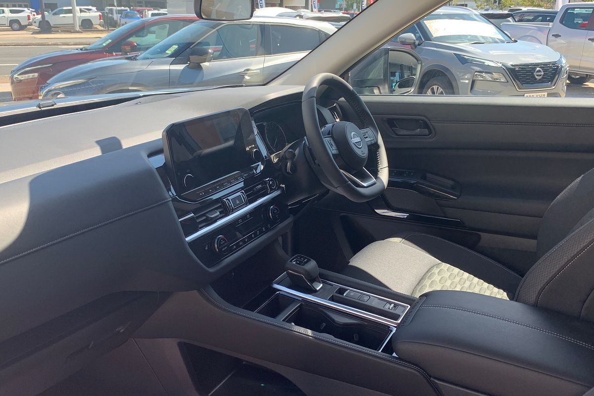 2024 Nissan Pathfinder ST-L R53