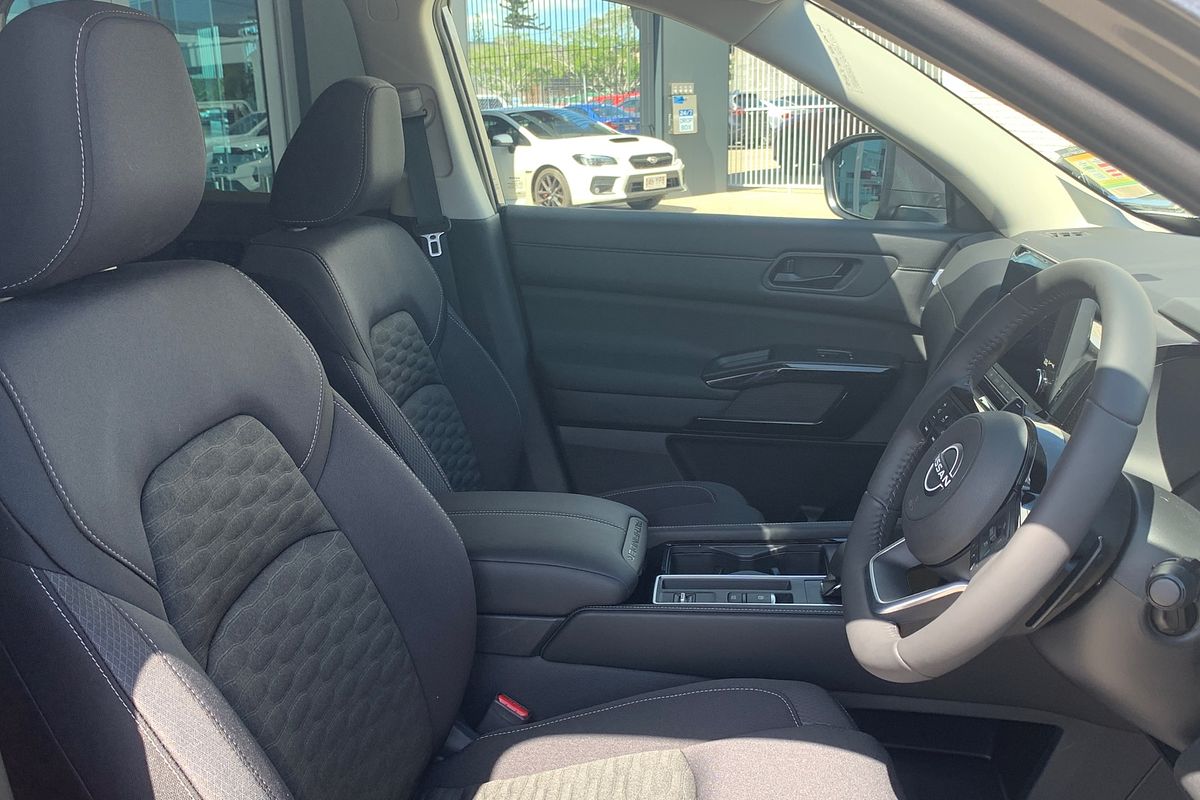 2024 Nissan Pathfinder ST-L R53