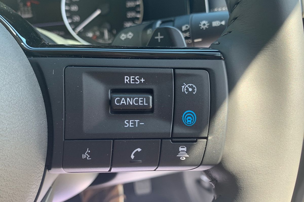 2024 Nissan Pathfinder ST-L R53