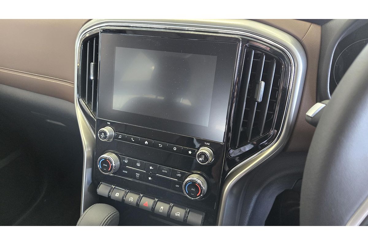 2024 Mahindra Scorpio Z8L