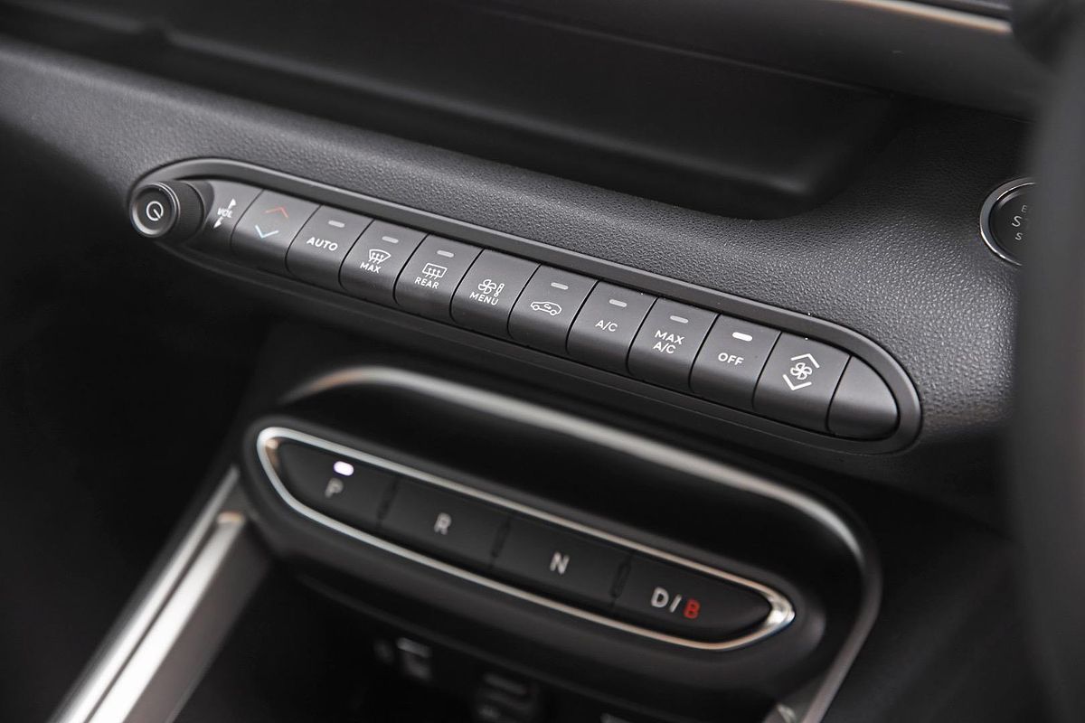 2024 Jeep Avenger Limited JJ