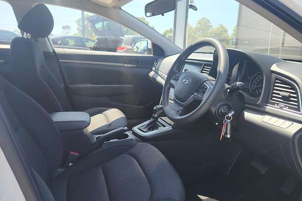 2017 Hyundai Elantra Active AD