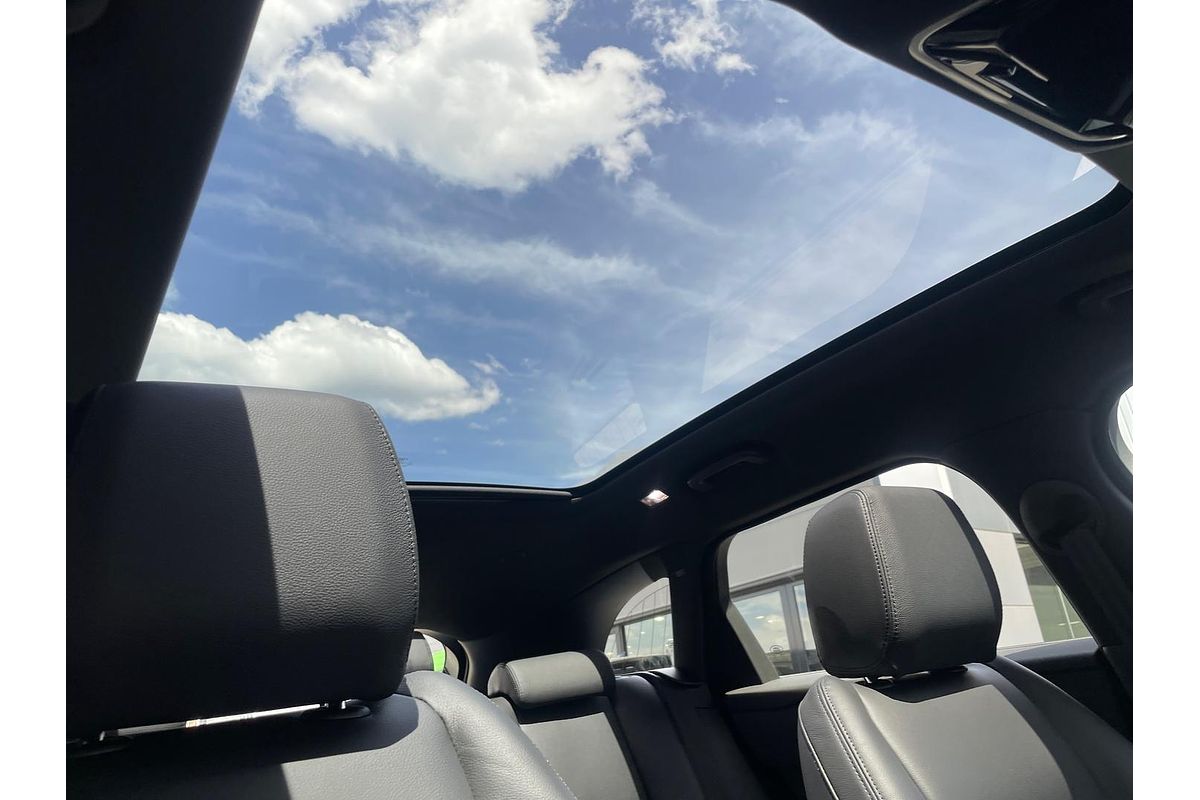 2024 Land Rover Range Rover Velar P250 Dynamic SE L560