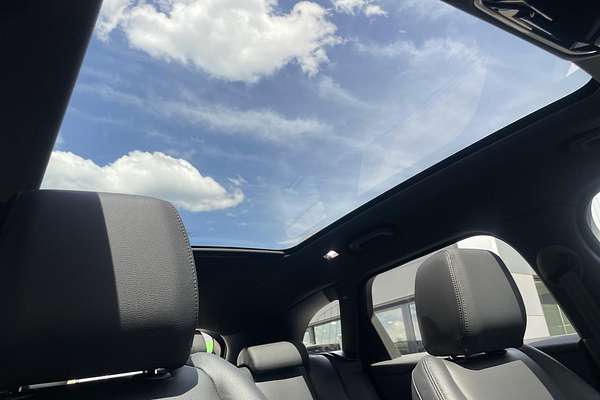2024 Land Rover Range Rover Velar P250 Dynamic SE L560