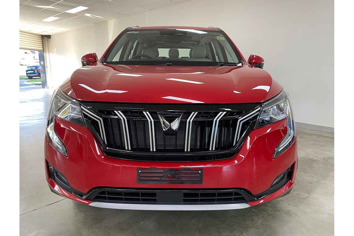 2024 Mahindra XUV700 AX7L
