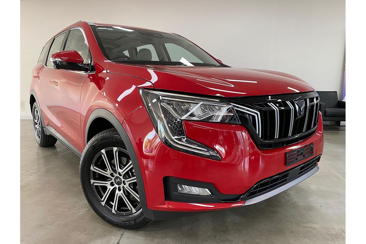 2024 Mahindra XUV700 AX7L