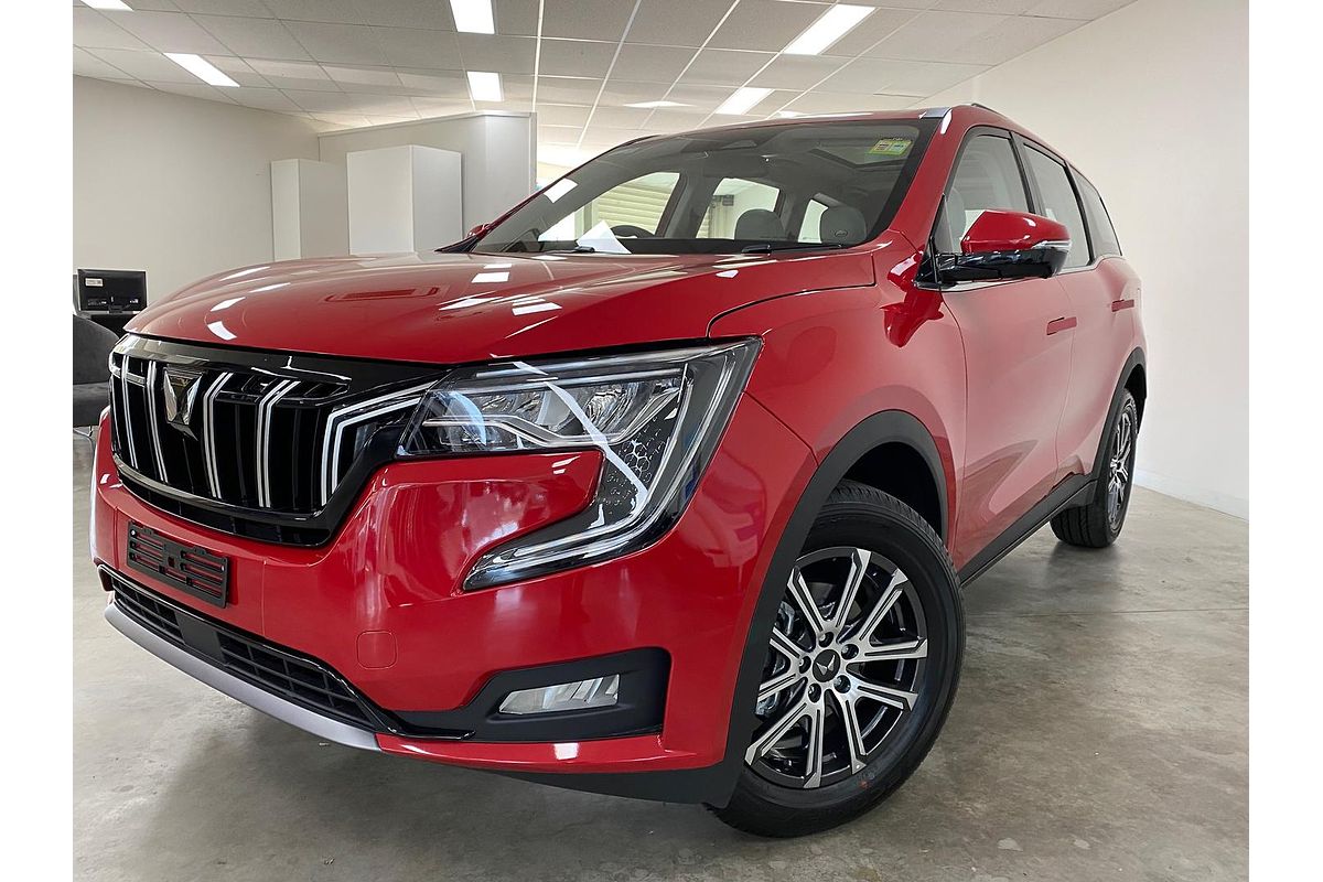 2024 Mahindra XUV700 AX7L