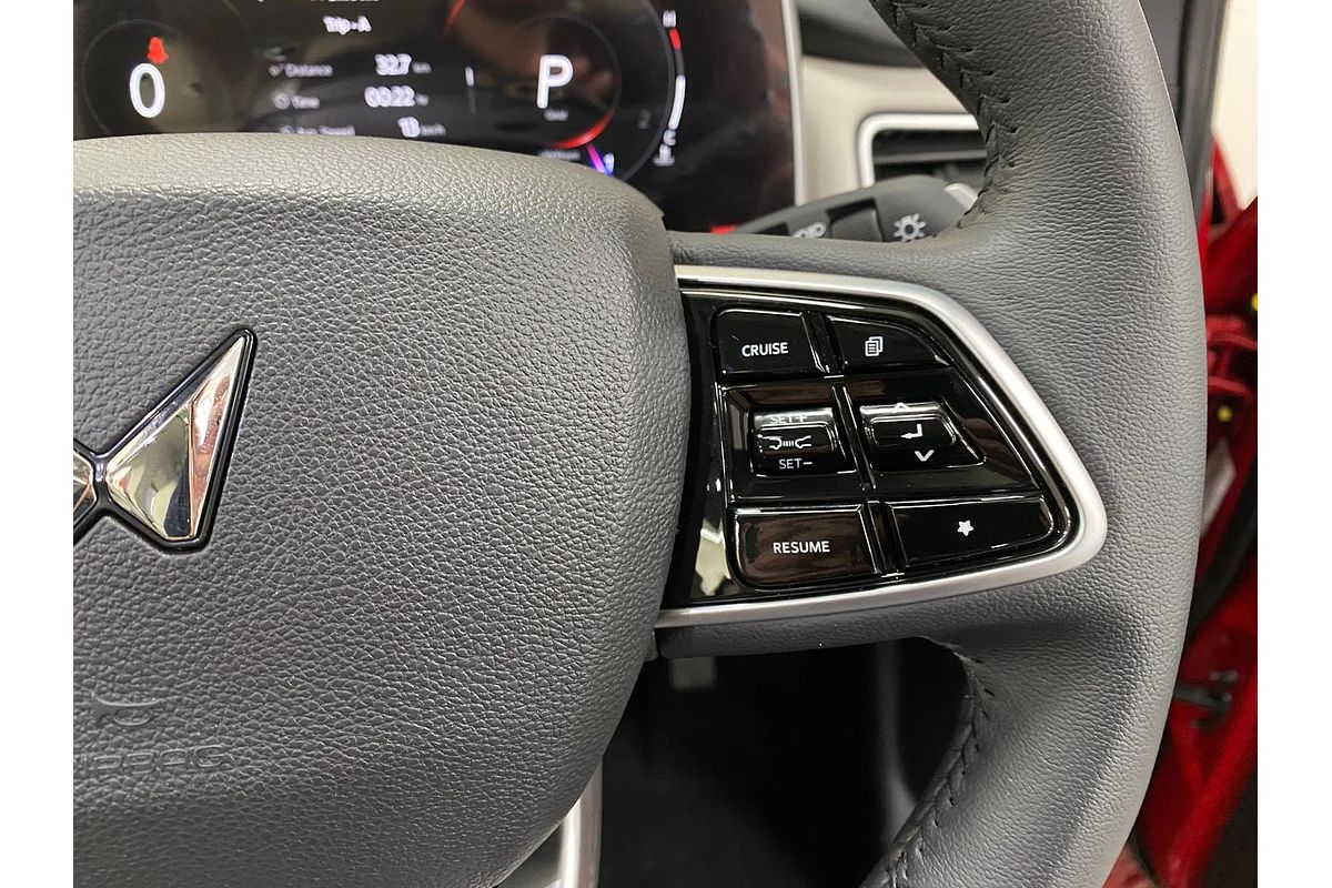 2024 Mahindra XUV700 AX7L