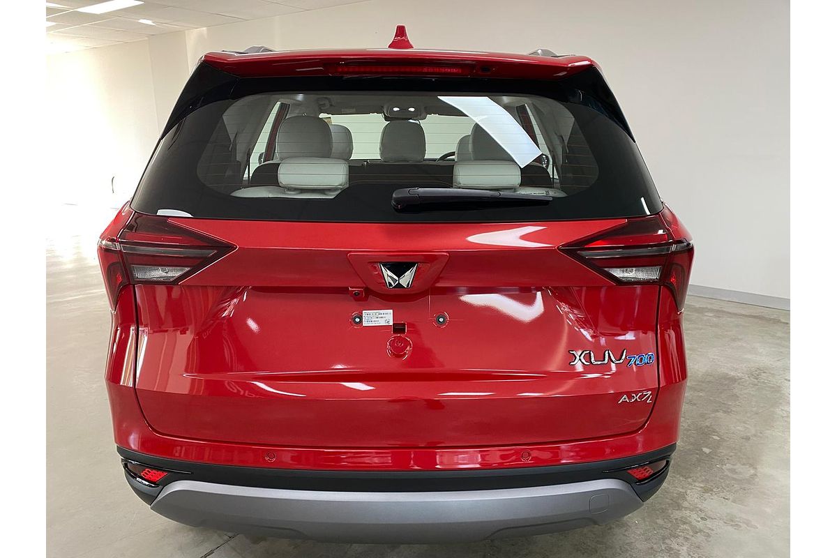2024 Mahindra XUV700 AX7L