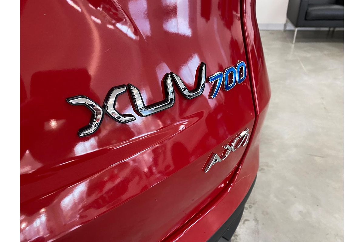 2024 Mahindra XUV700 AX7L