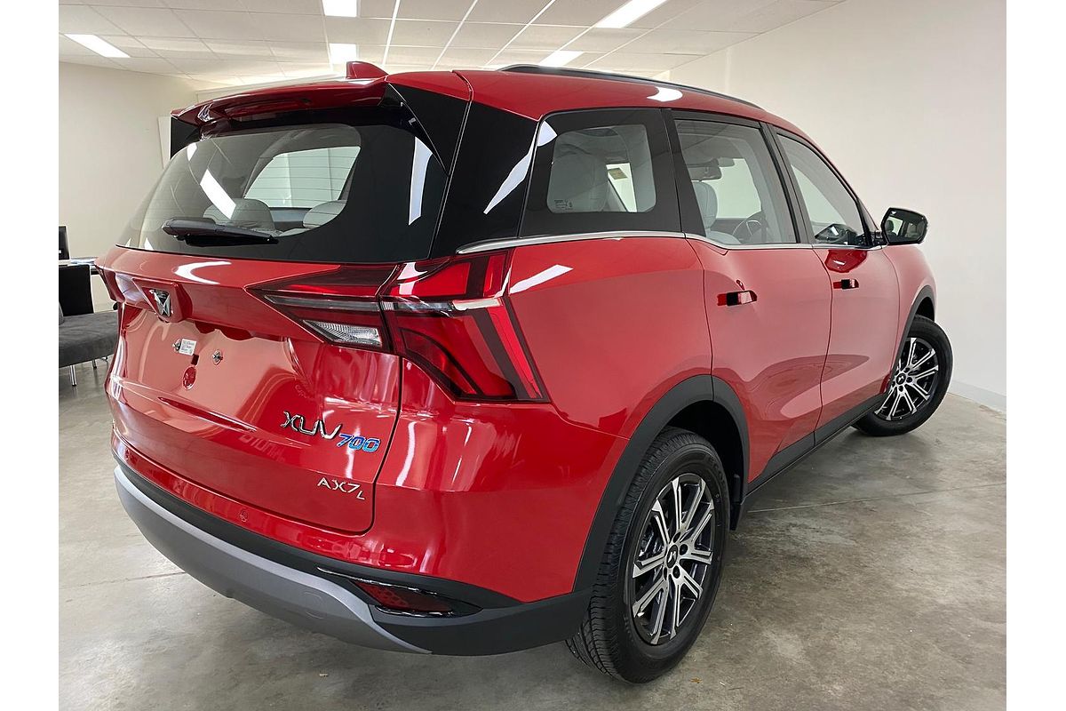 2024 Mahindra XUV700 AX7L