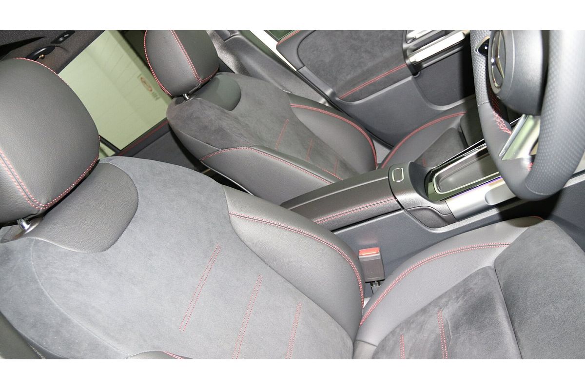 2024 Mercedes-Benz GLB-Class GLB250 X247
