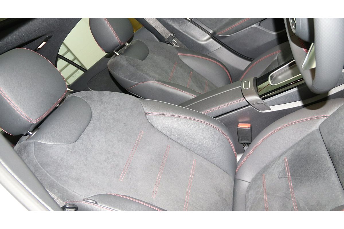 2024 Mercedes-Benz A-Class A250 V177