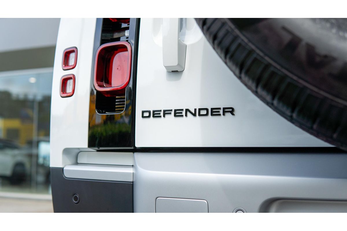 2024 Land Rover Defender 110 P300 S L663