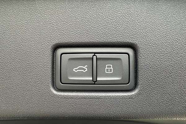 2024 Audi Q4 e-tron 55 F4