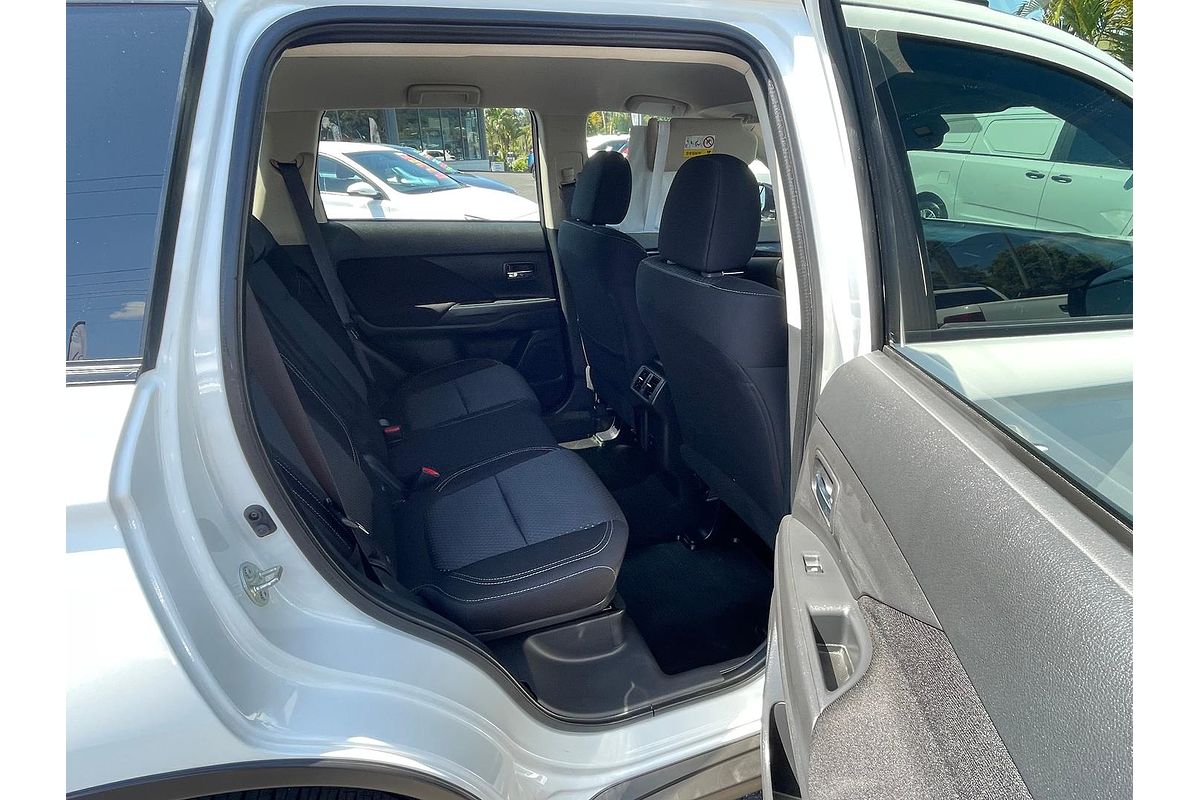 2020 Mitsubishi Outlander ES ZL