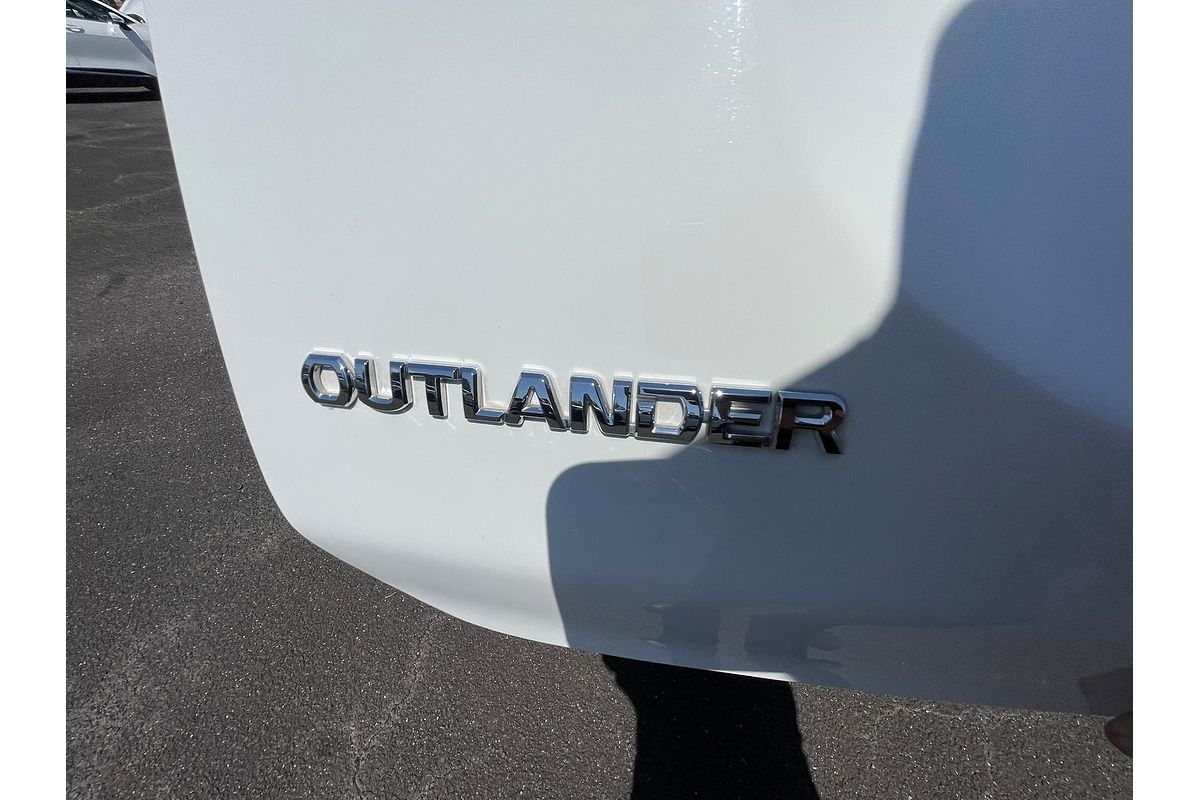 2020 Mitsubishi Outlander ES ZL